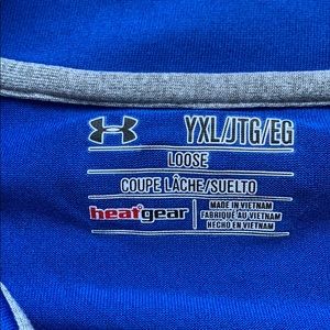 Under Armour long sleeve collar.
